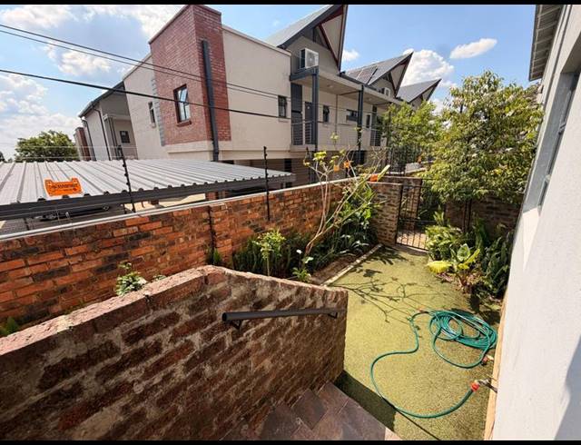 3 BEDROOM PROPERTY TO RENT IN MENLO PARK